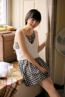 《漂亮的女邻居》三级
